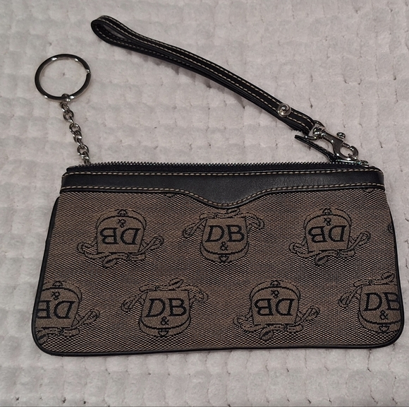 Dooney & Bourke Donegal Crest Monogram Domed wristlet - Picture 1 of 3